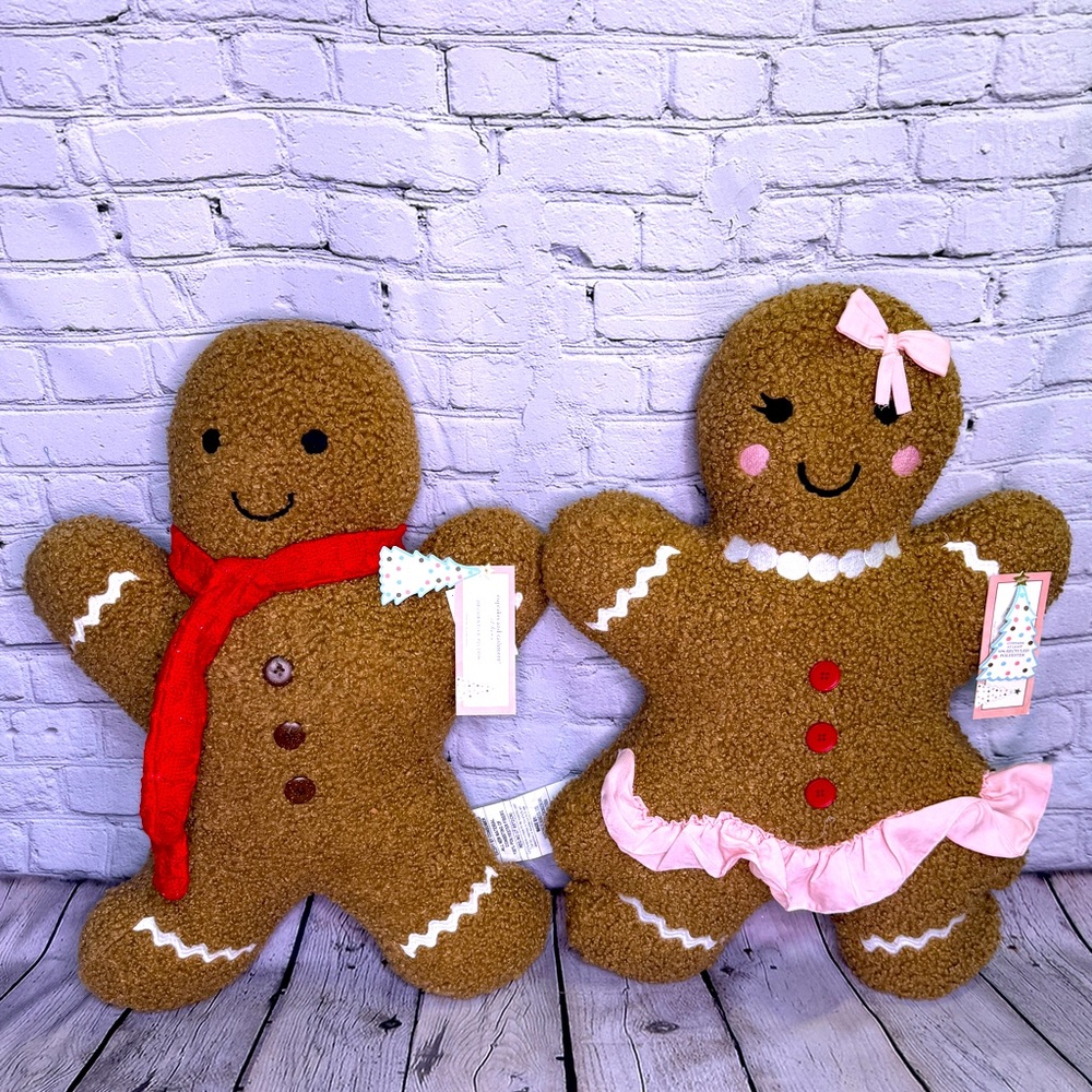 Cupcakes and Cashmere Christmas Gingerbread Girl and Boy